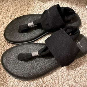 Sanuk Sling Sandals Solid Black (worn once)